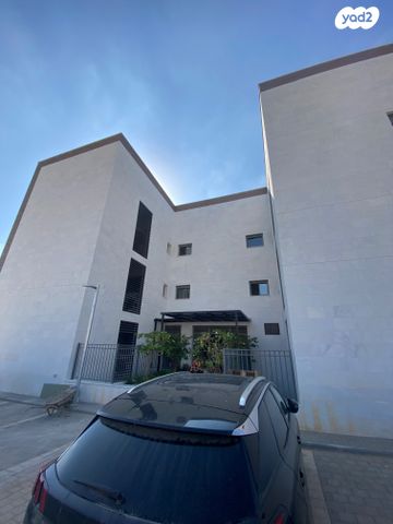 דירה, הערבה, אלפי מנשה