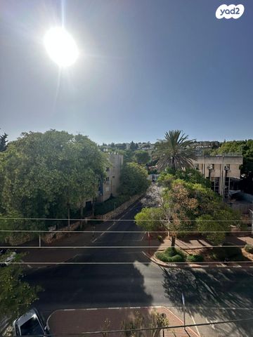 דירה, הגליל 23, המיסדים, כרמיאל