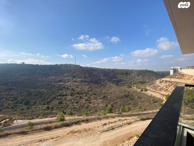 דירה, הערבה, אלפי מנשה