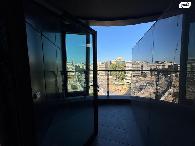 משרדים, דרך מנחם בגין 11, רמת גן