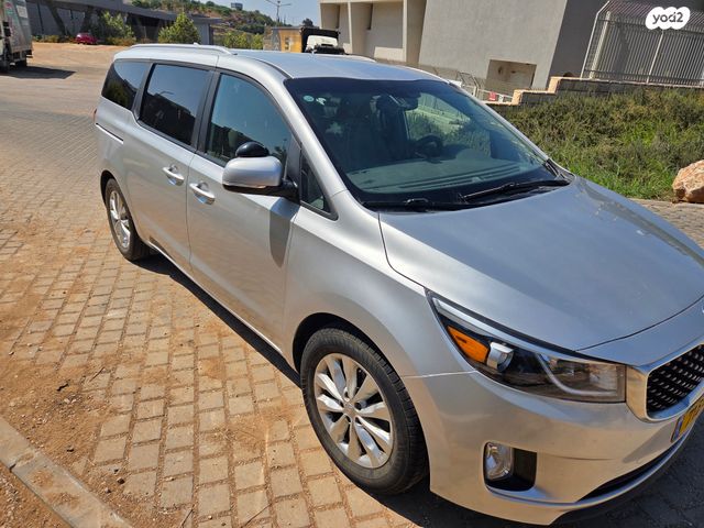 מודעת רכב קיה קרניבל