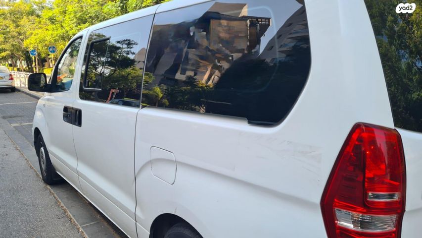 יונדאי H-1 / i800