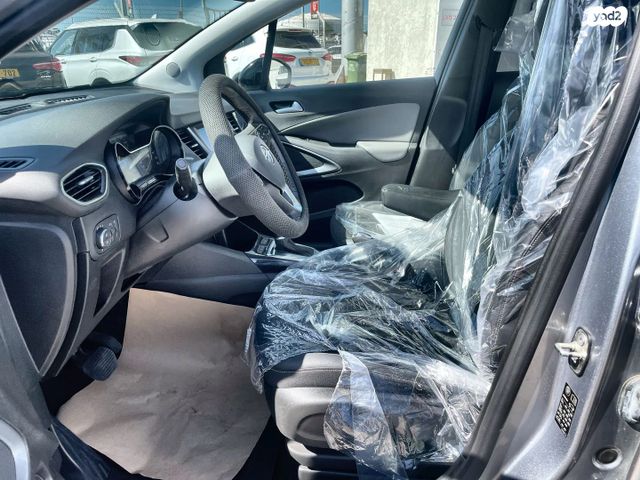 אופל קרוסלנד X