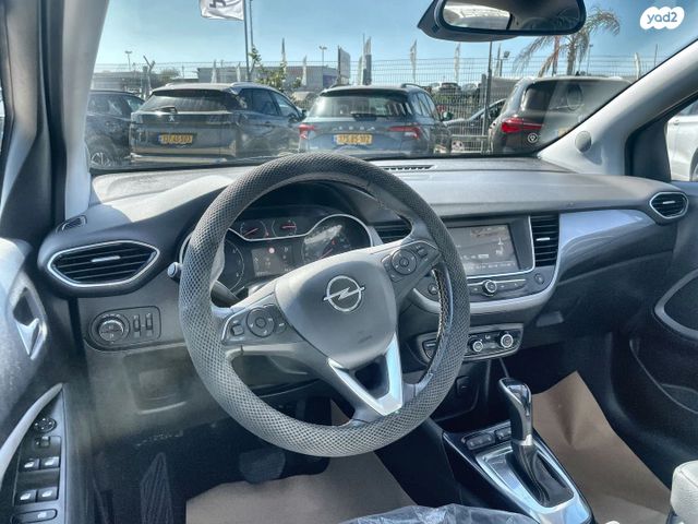 אופל קרוסלנד X