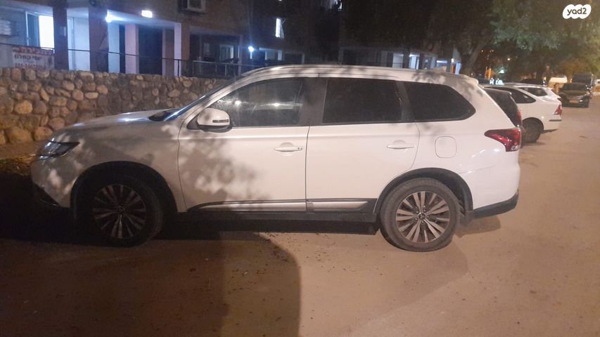 מיצובישי אאוטלנדר