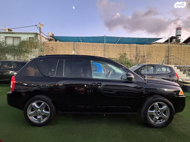 מודעת רכב ג'יפ קומפאס