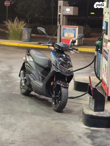 מודעת רכב סאן יאנג Jet 4 RX