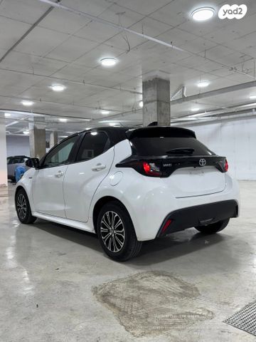 טויוטה יאריס