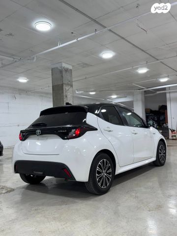 טויוטה יאריס