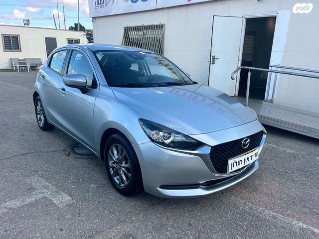 מודעת רכב מאזדה 2