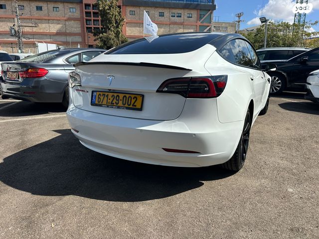 מודעת רכב טסלה מודל 3 2