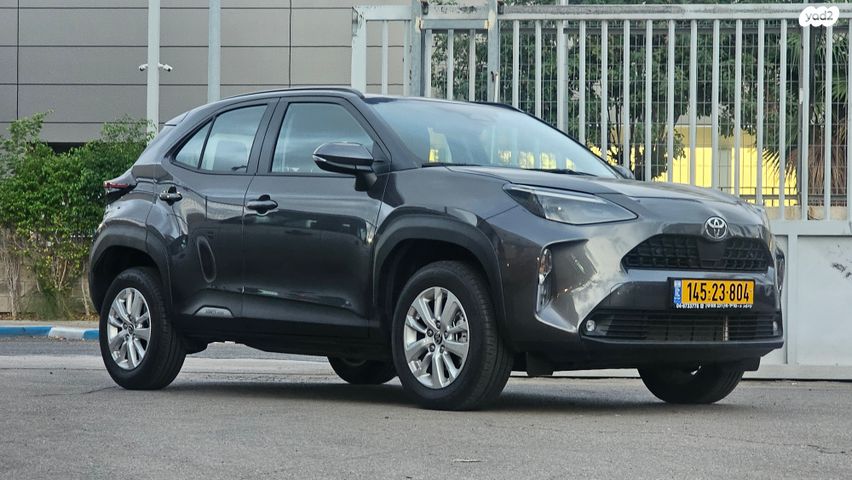 מודעת רכב טויוטה יאריס קרוס