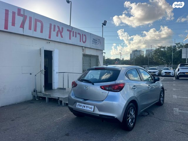 מודעת רכב מאזדה 2 1
