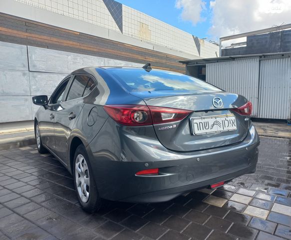 מאזדה 3