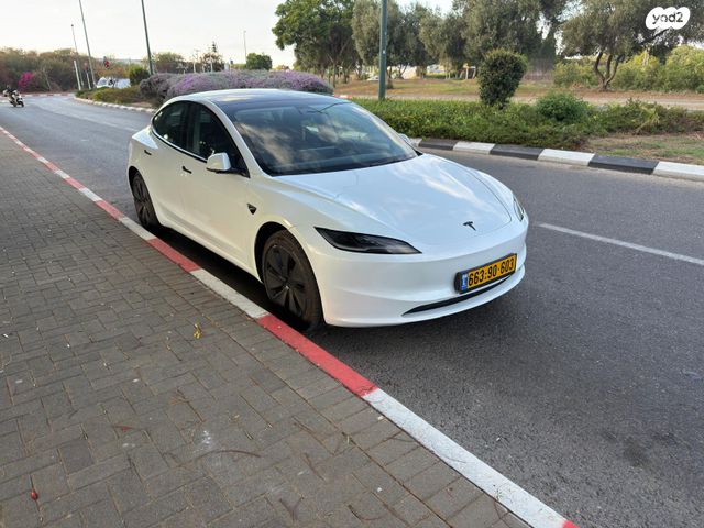 טסלה מודל 3
