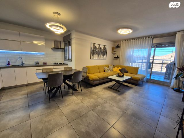 דירת גן, הצלף 8, צמח השדה, מעלה אדומים