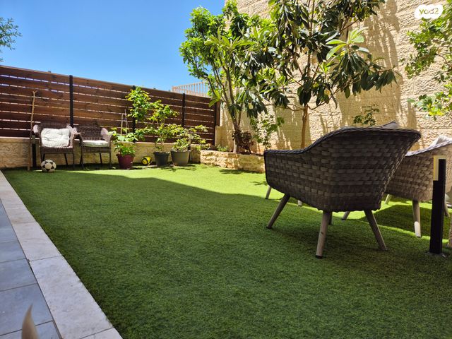 דירת גן, הצלף 8, צמח השדה, מעלה אדומים