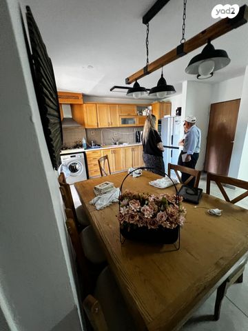 דירה, רמב"ם 735, שאר העיר, חצור הגלילית