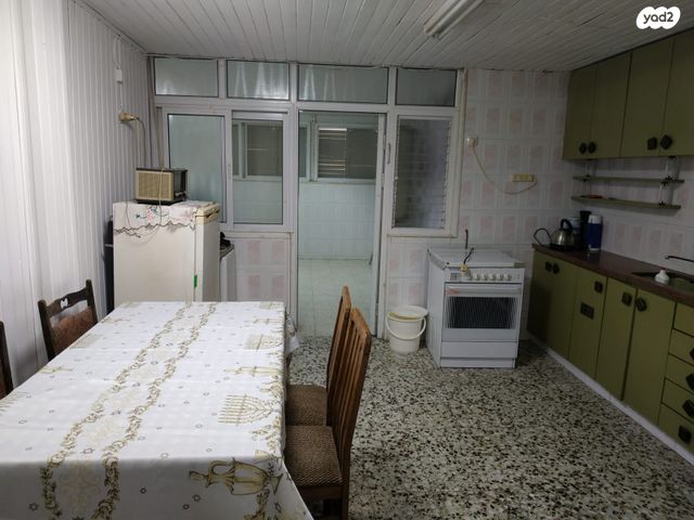 דירה, שדרות העצמאות 94, הפרחים, קרית גת