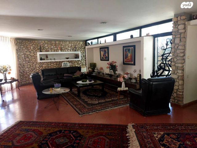 בית פרטי/ קוטג', דילה רינה יוסף 14, שיכון דן, נווה דן, תל אביב יפו