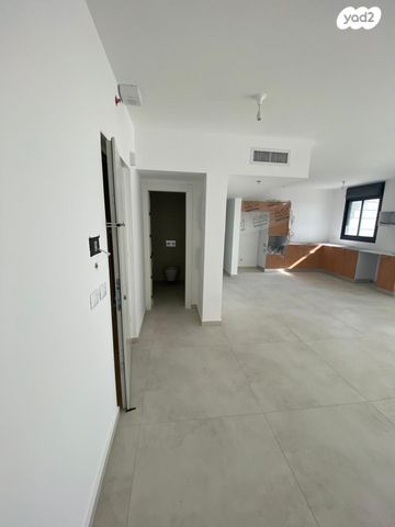 דירה, יונה וולך, גרין פארק החדשה, הוד השרון