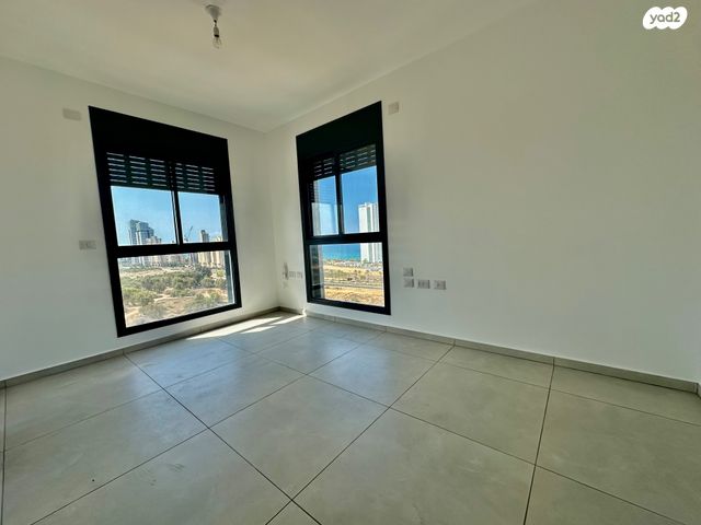 אמנון ליפקין שחק 