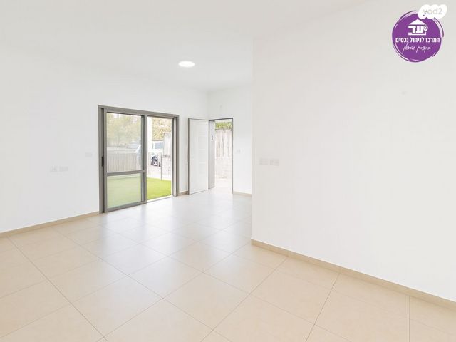 דו משפחתי, ישפה 5, רובע 10 חן, קצרין