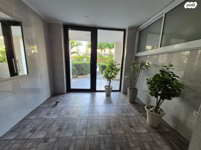 דירה, ג' / מרכז מזרח העיר, רחובות