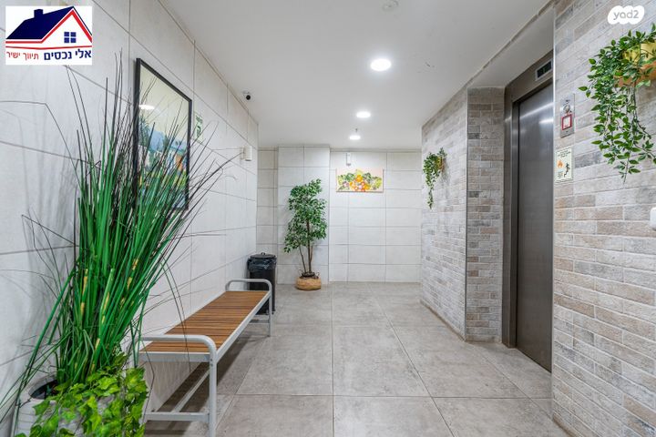 דירת גן, זית 11, החורש, חריש