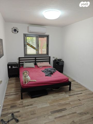 דירת גן, עפרוני, גבעת הסלעים, ראש העין