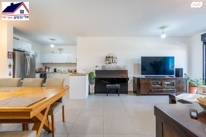 דירת גן, זית 11, החורש, חריש