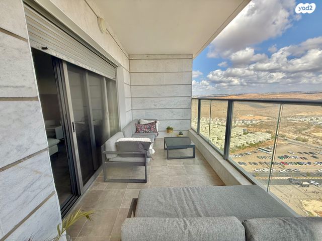 ניסים אלוני 