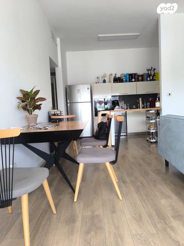 לאה גולדברג 