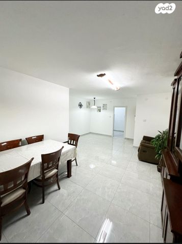 דירה, ז'בוטינסקי, בבא סאלי, נתיבות