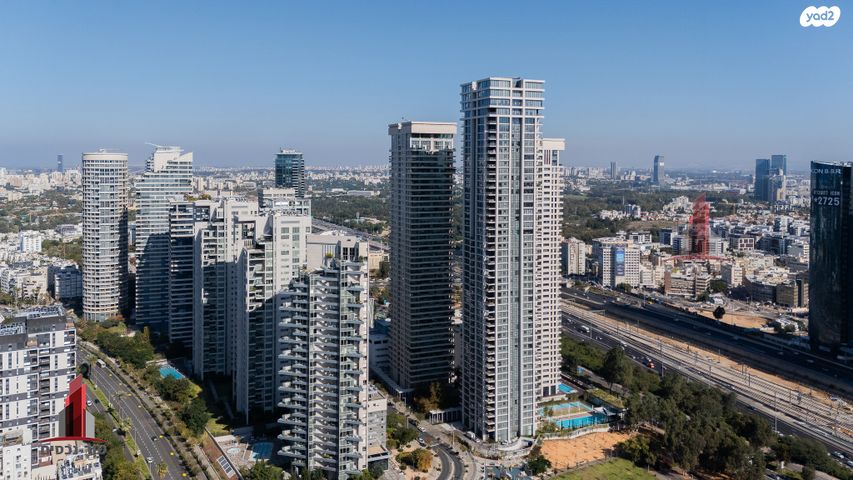 ניסים אלוני 