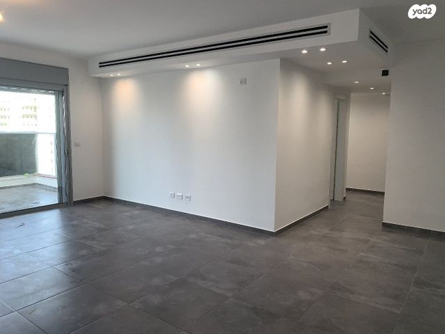 דירה, שדרות מנחם בגין, טירת כרמל