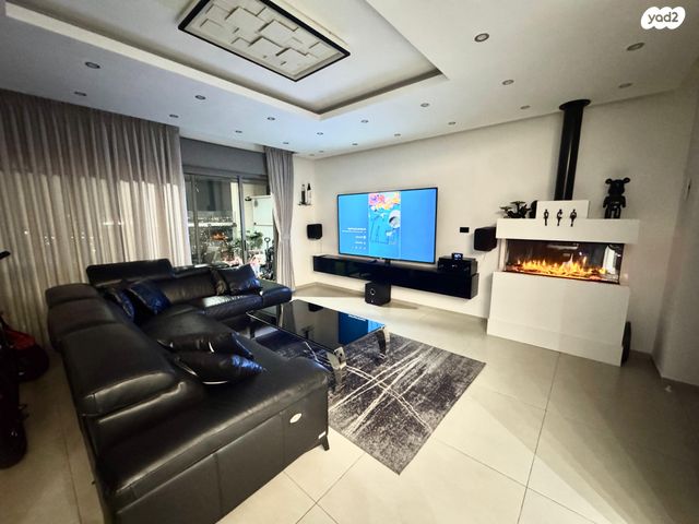 דירה, אבן גבירול, רחובות