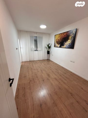 גג/ פנטהאוז, משה קהירי, רמות הרכס, באר שבע