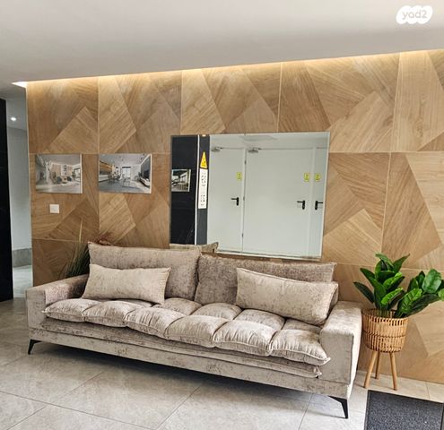 דירת גן, נווה עובד, יהוד מונוסון