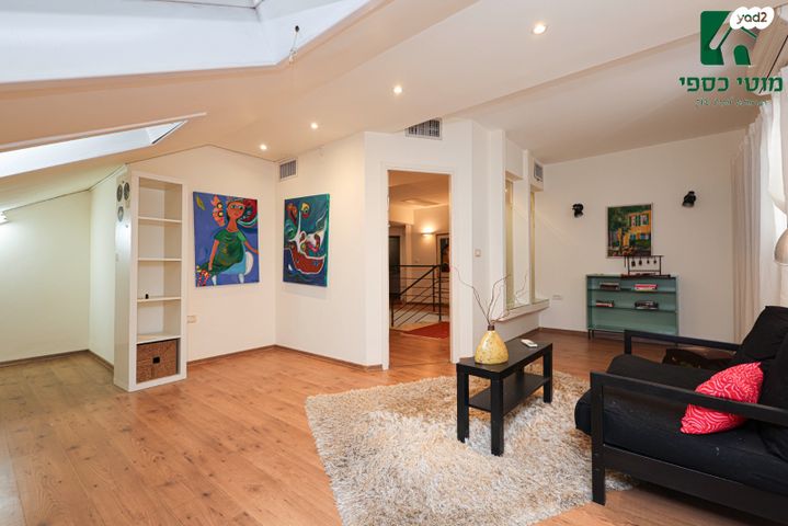 גג/ פנטהאוז, הפרחים, כפר סבא