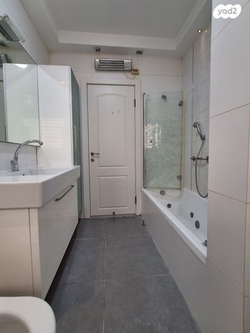 דירה, וייצמן, עיר, מרכז העיר, נהריה