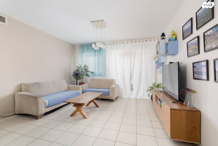 דירה, הר הצופים, רחובות ההולנדית, רחובות