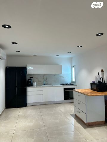 דירת גן, בזל, שכונה א', באר שבע