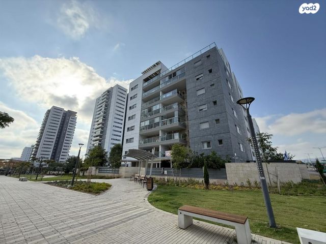 דירה, שדרות מנחם בגין, טירת כרמל