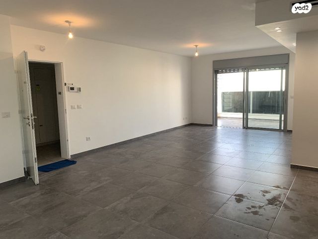 דירה, שדרות מנחם בגין, טירת כרמל