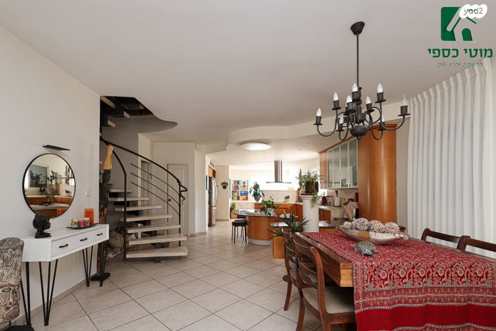 גג/ פנטהאוז, הפרחים, כפר סבא