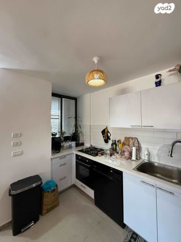 דירה, משגב עם 16, קרית שלום, תל אביב יפו