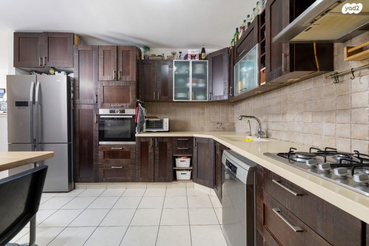 דירה, הר הצופים, רחובות ההולנדית, רחובות