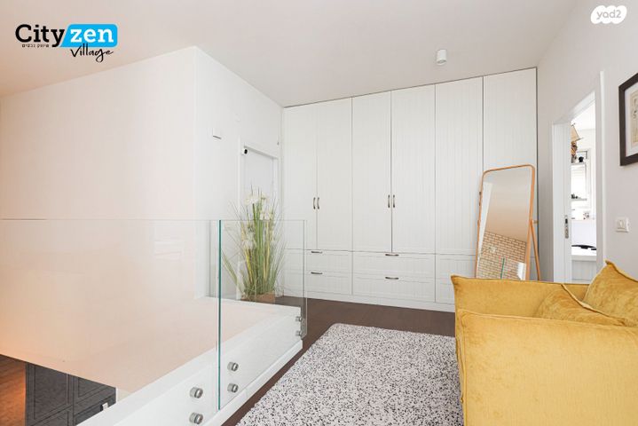 דו משפחתי, 212 מערב, אבן יהודה