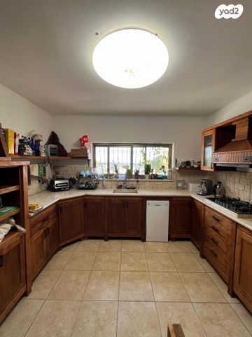 בית פרטי/ קוטג', המגל 32, קציר, קציר